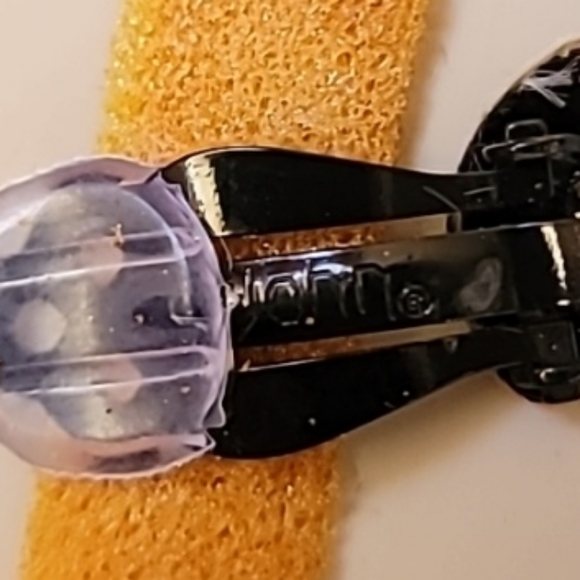 New Vintage! ST JOHN for Bullock's Black Swarovski Crystal Cluster Clip Earrings - Picture 6 of 6